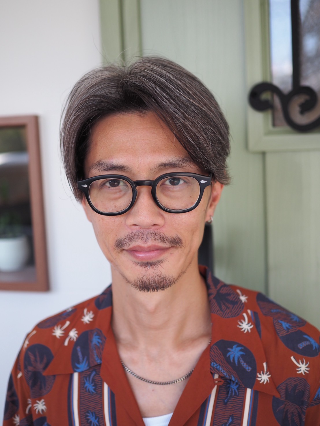 スタイリスト1の顔写真